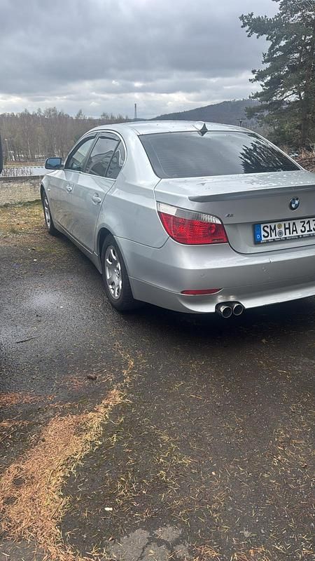 Gebraucht BMW 523 177 PS (130 kW) 2006 Silber Limousine