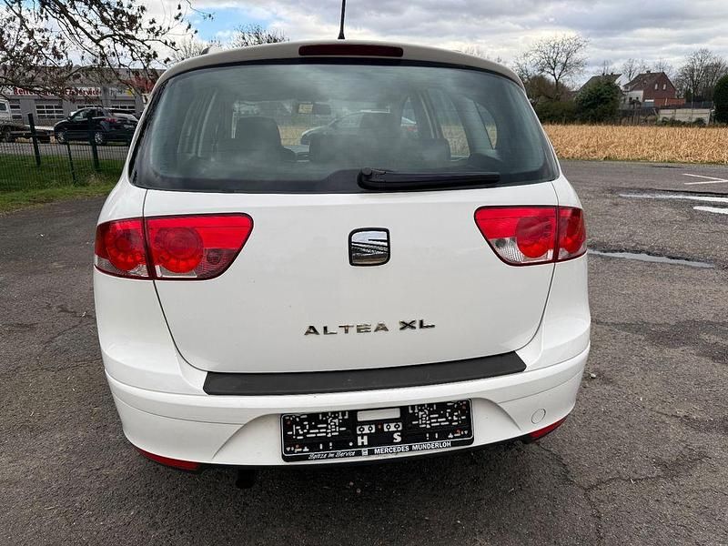 Gebraucht Seat Altea Reference 86 PS (63 kW) 2010 Weiß Van / Kleinbus