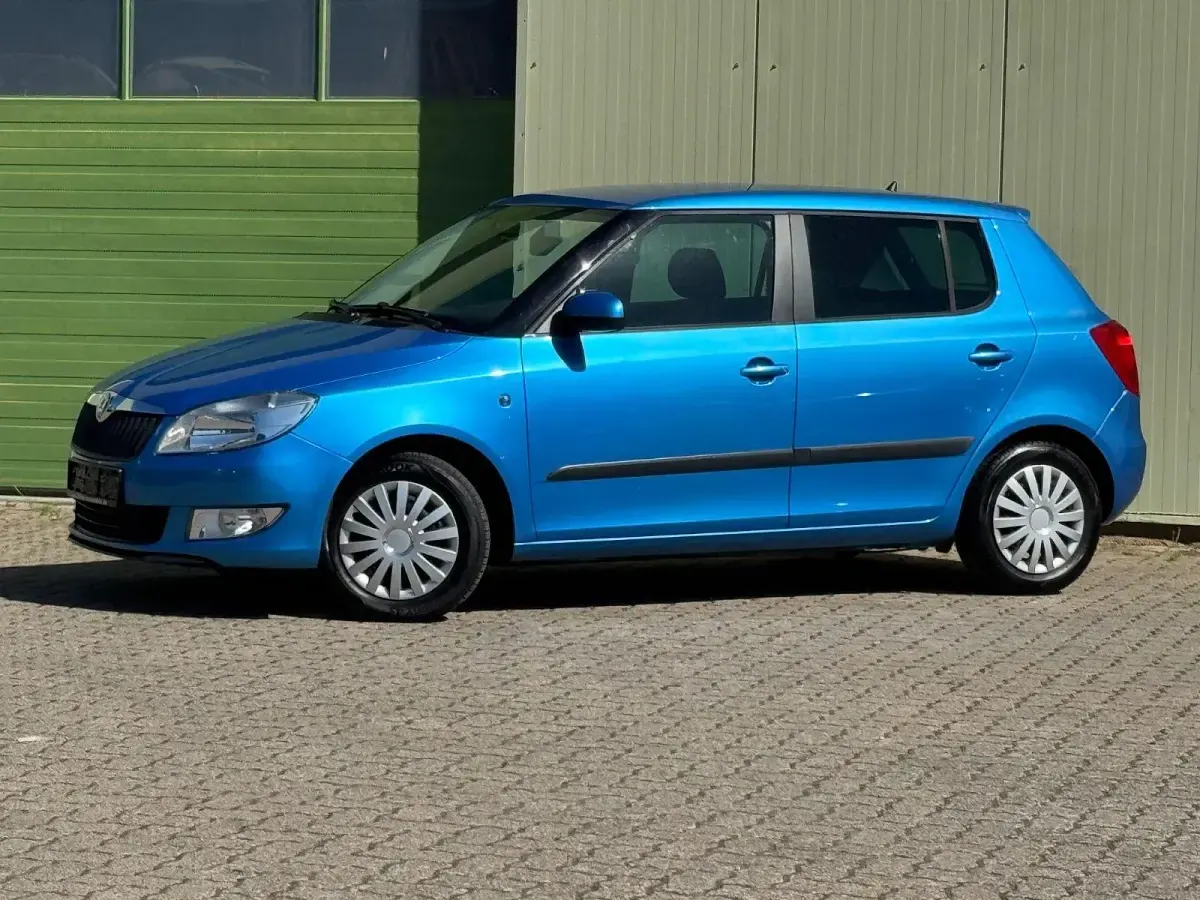 Gebraucht Skoda Fabia 86 PS (63 kW) 2013 Blau Kleinwagen