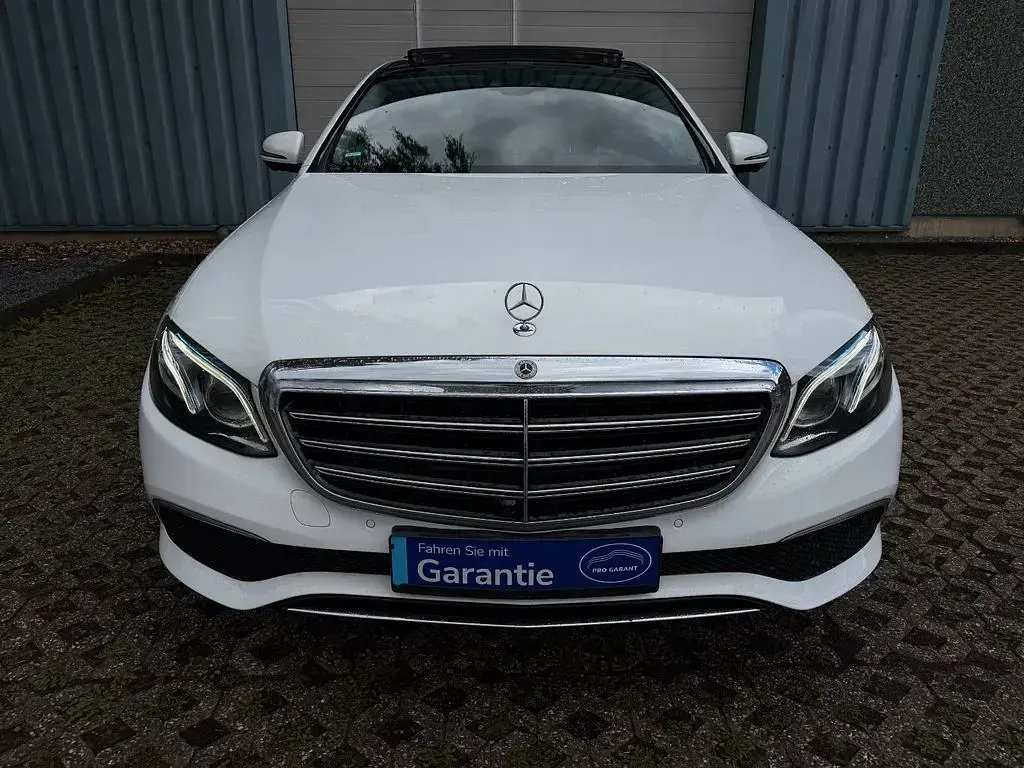 Gebraucht Mercedes E300 245 PS (180 kW) 2017 Weiß Limousine
