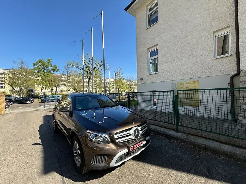 Gebraucht Mercedes GLC250 211 PS (155 kW) 2018 Braun SUV