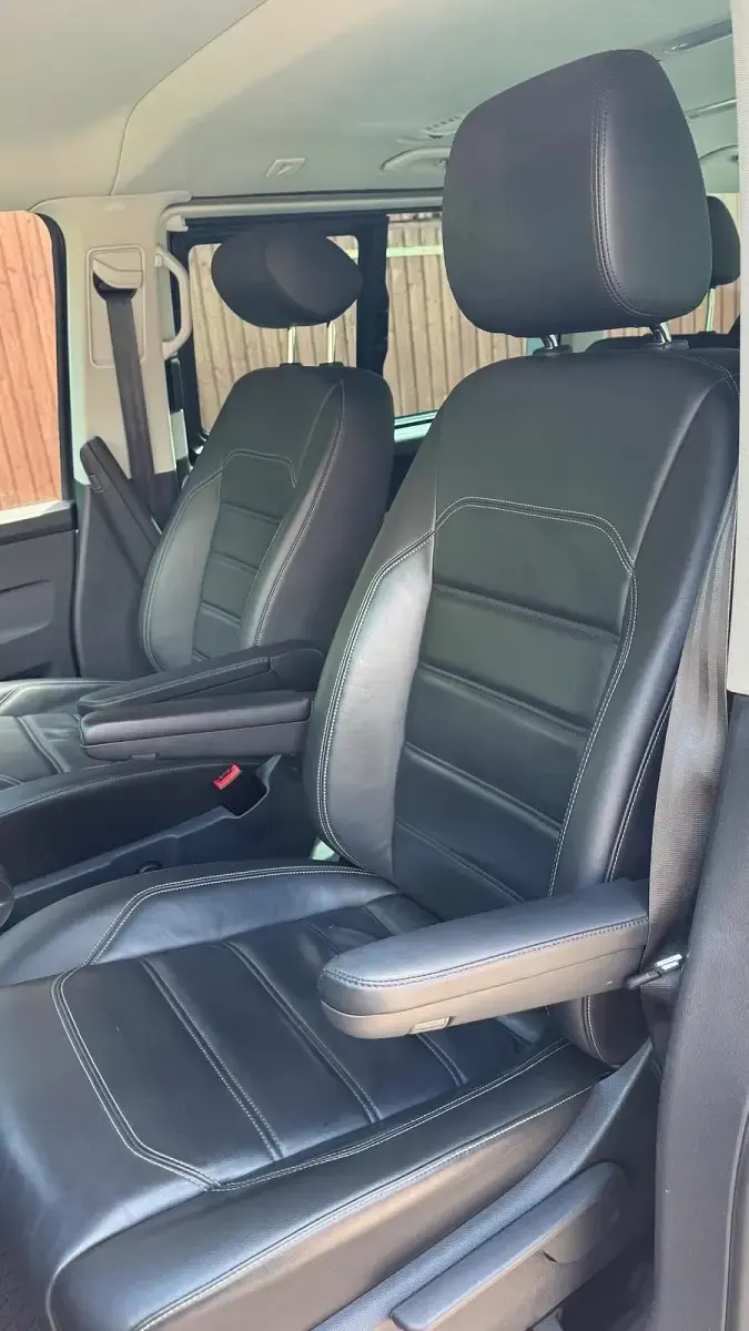 Gebraucht VW Multivan Comfortline 150 PS (110 kW) 2020 Grau Van / Kleinbus