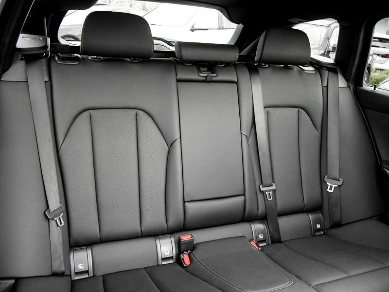 Gebraucht BMW 320 M Sport 184 PS (135 kW) 2025 Schwarz Kombi