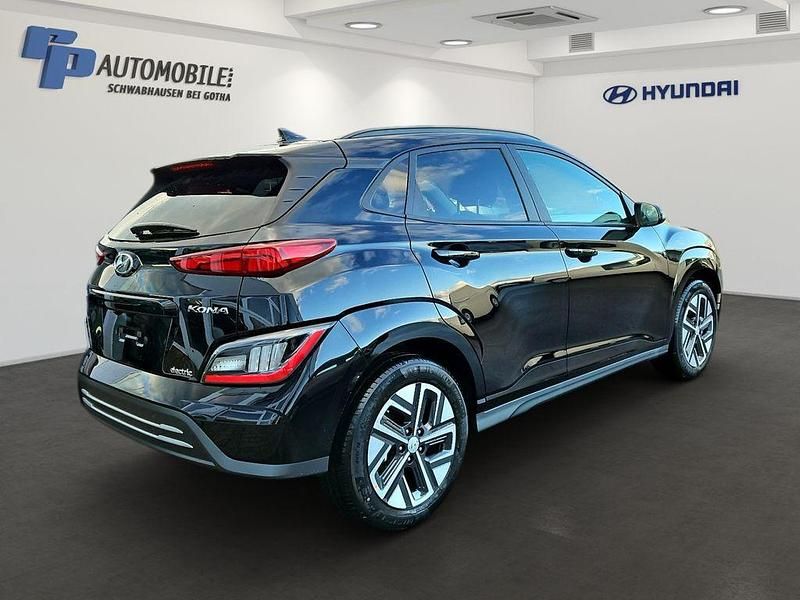 Gebraucht Hyundai Kona Advantage 100 kW (136 PS) 2023 Schwarz SUV