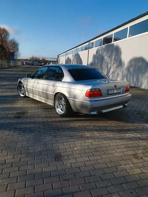 Second-hand BMW 740 286 CP (210 kW) 1995 Argintiu Berlinǎ