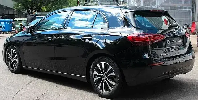 Gebraucht Mercedes A200 150 PS (110 kW) 2023 Schwarz Limousine