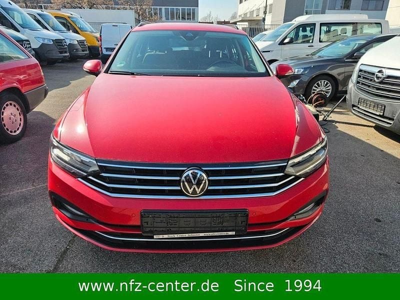 Second-hand VW Passat Business 122 CP (89 kW) 2023 Roșu Break