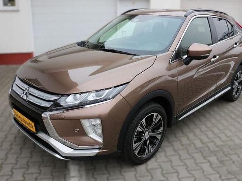 Bronzebraun Gebraucht 2019 Mitsubishi Eclipse Cross Edition SUV | 16.890 € (Fairer Preis) - Bild 1/4