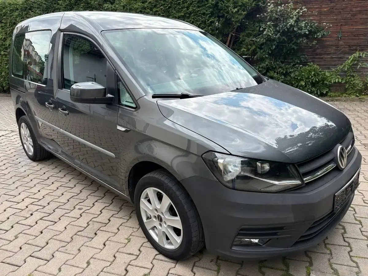 Gebraucht VW Caddy Trendline 102 PS (75 kW) 2016 Grau Van / Kleinbus
