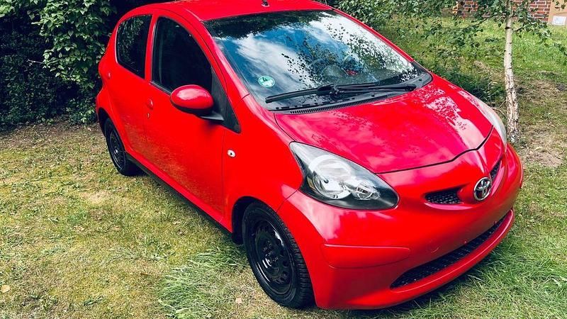 Rot Gebraucht 2008 Toyota Aygo Kleinwagen | 1.300 € (Guter Preis) - Bild 1/4