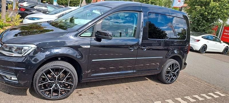 Schwarz Gebraucht 2016 VW Caddy Highline Van / Kleinbus | 13.500 € (Etwas zu teuer) - Bild 1/4