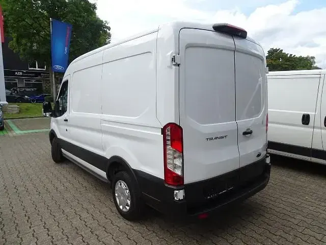 Gebraucht Ford Transit Trend 131 PS (96 kW) 2022 Frostweiss Van