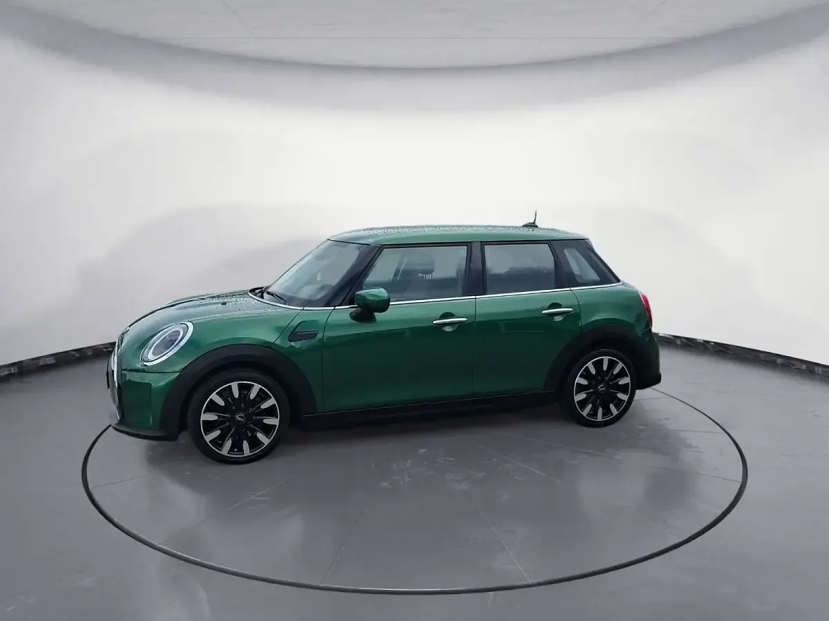 Gebraucht Mini ONE Classic 102 PS (75 kW) 2021 Grün Kleinwagen