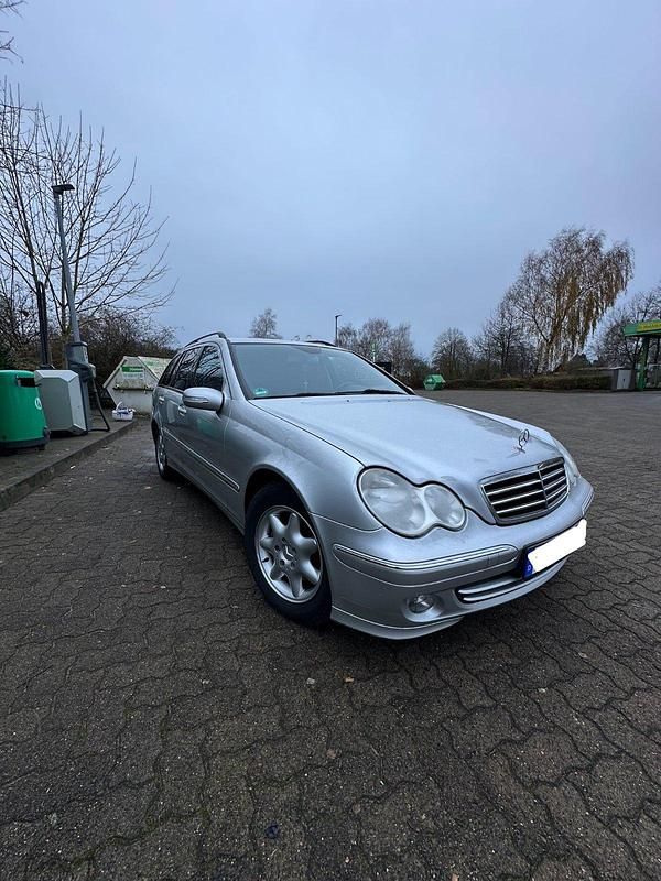 Silber Gebraucht 2004 Mercedes C200 Kombi | 2.400 € - Bild 1/4