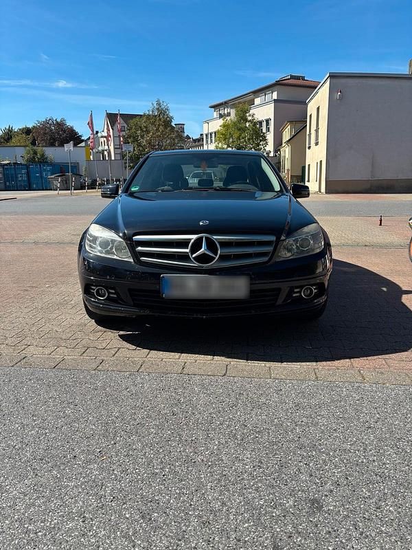 Schwarz Gebraucht 2009 Mercedes C200 Avantgarde Limousine | 3.900 € (Guter Preis) - Bild 1/4