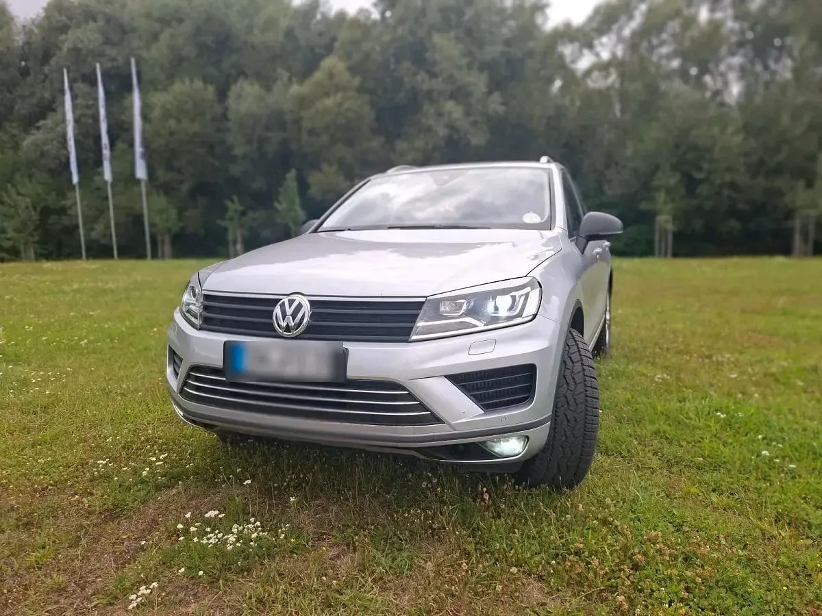 Gebraucht VW Touareg R-line 262 PS (192 kW) 2017 Silber SUV