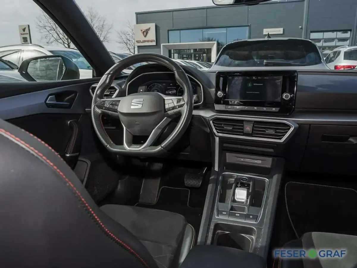 Usata Seat Leon 150 CV (110 kW) 2021 Grigio Berlina