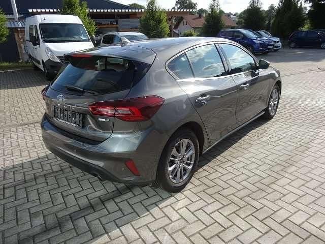 Gebraucht Ford Focus Titanium 125 PS (91 kW) 2023 Magneticgrau (metallic) Kleinwagen