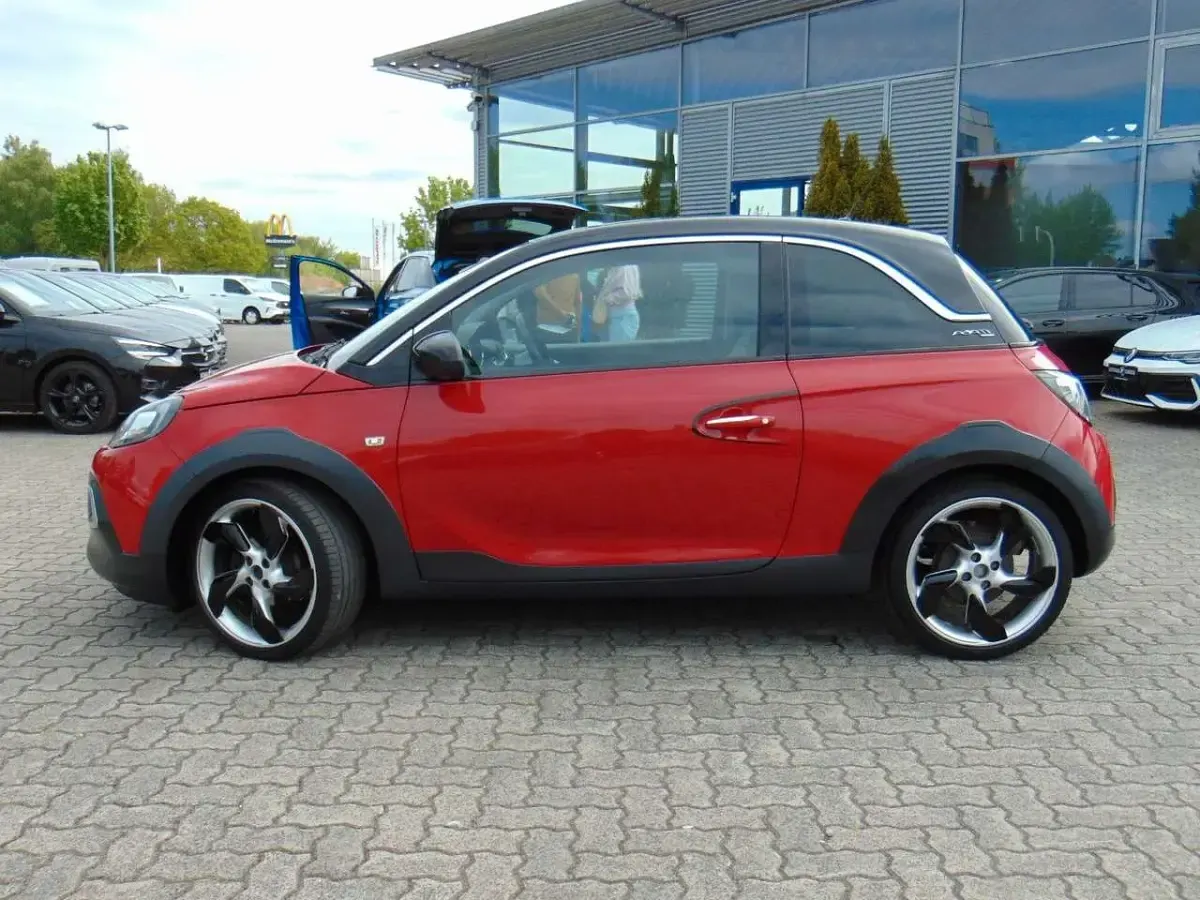 Gebraucht Opel Adam Rocks 90 PS (66 kW) 2016 Rot Kleinwagen