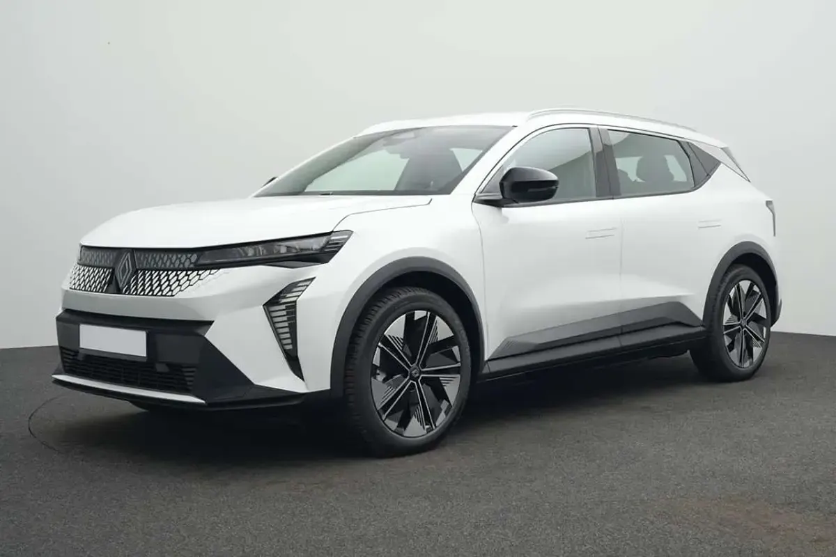 Używany Renault Scenic E-Tech Evolution 125 kW (170 KM) 2025 Biały SUV
