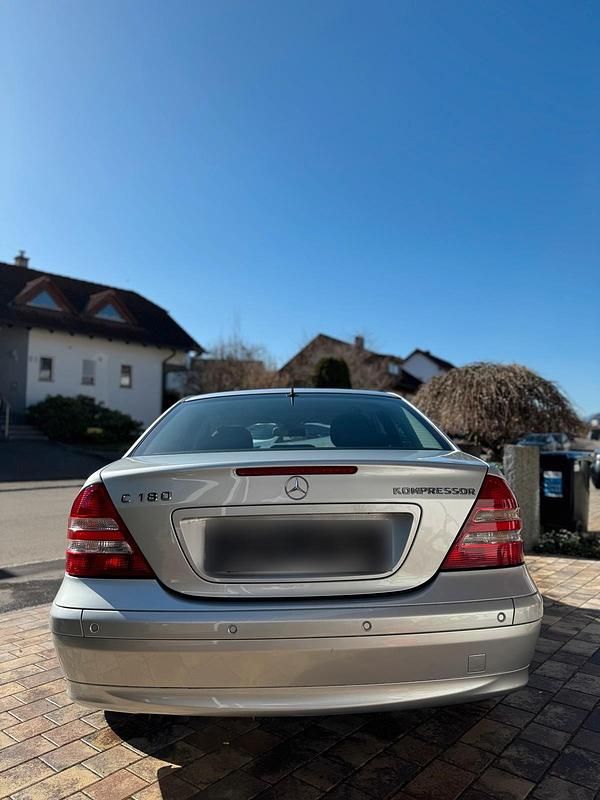 Gebraucht Mercedes C180 143 PS (105 kW) 2005 Silber Limousine