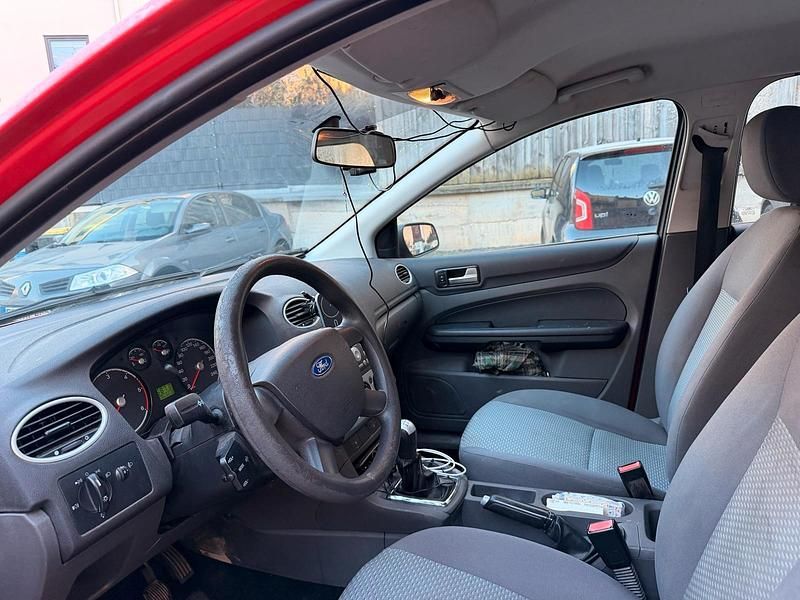 Gebraucht Ford Focus 109 PS (80 kW) 2005 Rot Kombi