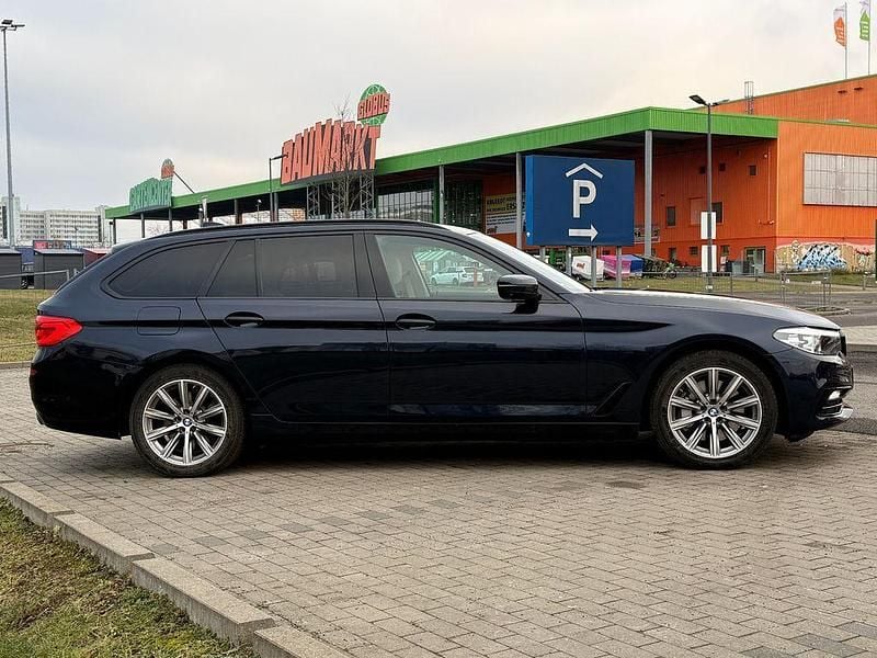 Gebraucht BMW 530 Sport Line 265 PS (194 kW) 2019 Blau Limousine