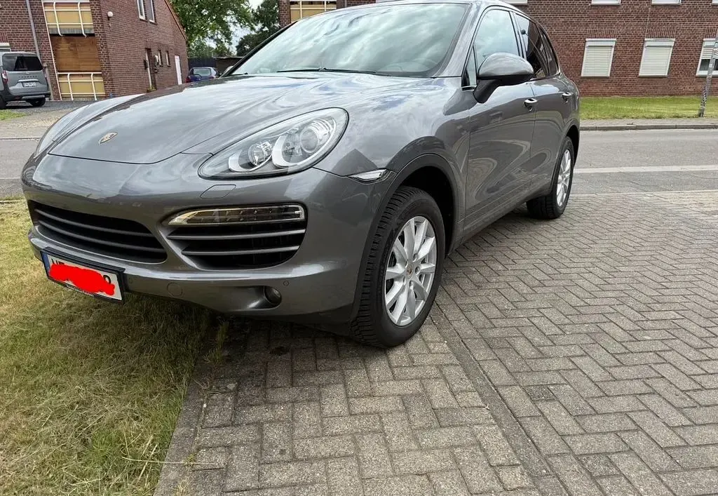 Gebraucht Porsche Cayenne 245 PS (180 kW) 2012 Grau SUV