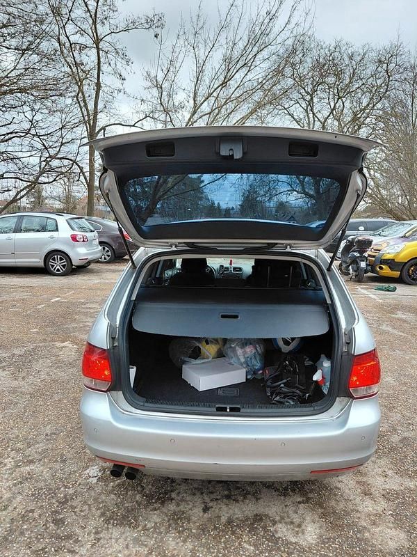 Gebraucht VW Golf VI Highline 122 PS (89 kW) 2010 Silber Kleinwagen