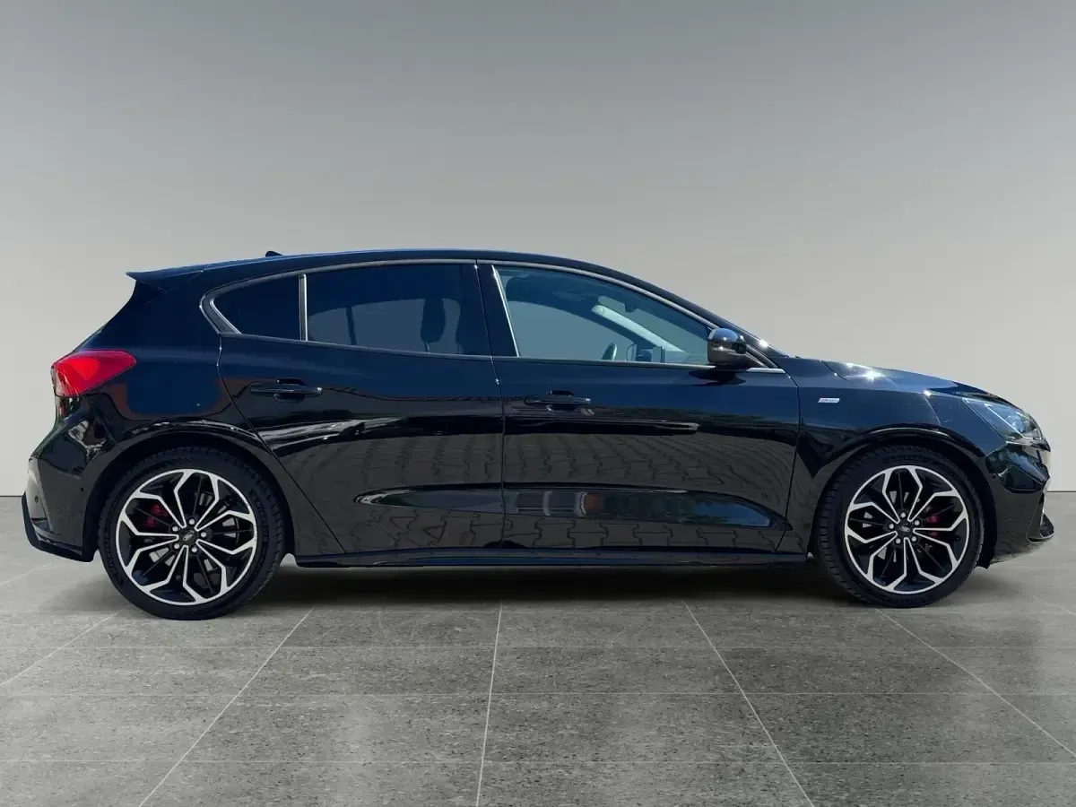 Gebraucht Ford Focus ST-Line 182 PS (133 kW) 2019 Schwarz Limousine