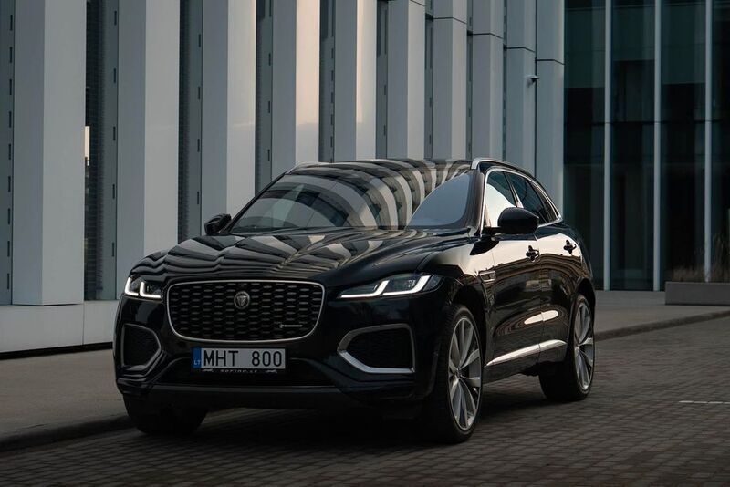 Schwarz Gebraucht 2021 Jaguar F-Pace R-Dynamic SUV | 47.800 € (Teuer) - Bild 1/4