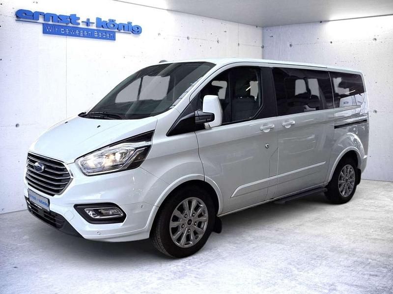 Gebraucht Ford Tourneo Titanium 131 PS (96 kW) 2022 Weiß Van / Kleinbus