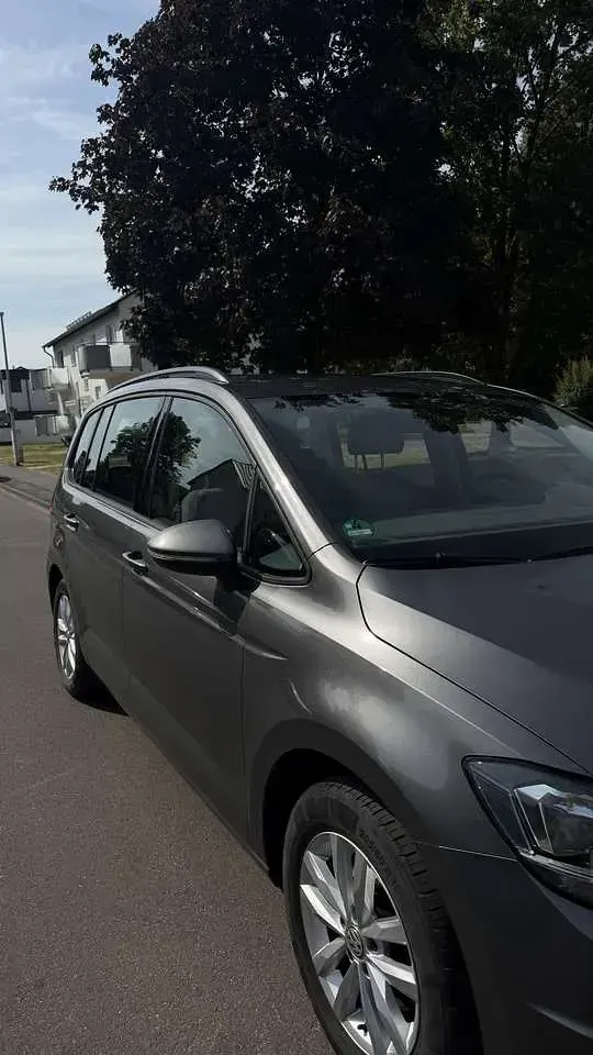 Gebraucht VW Touran Comfortline 110 PS (80 kW) 2017 Van / Kleinbus