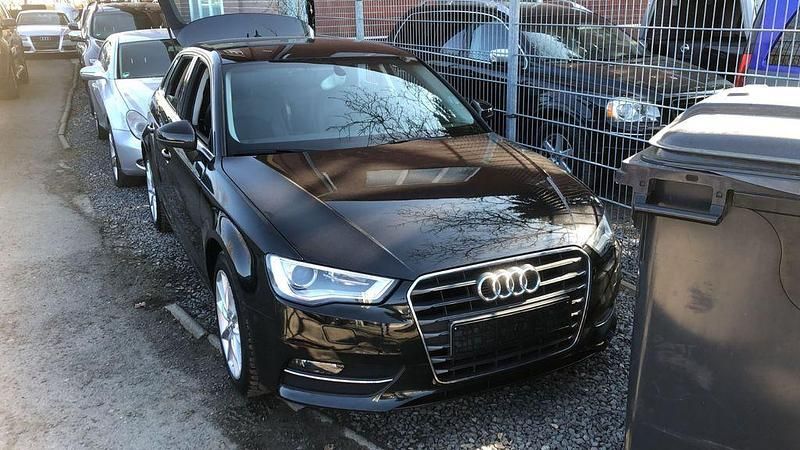 Gebraucht Audi A3 Ambiente 105 PS (77 kW) 2014 Schwarz Limousine
