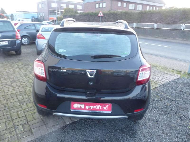 Gebraucht Dacia Sandero Prestige 90 PS (66 kW) 2014 Perlmuttschwarz Kleinwagen