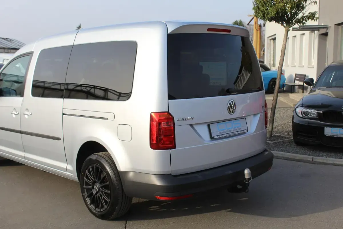 Używany VW Caddy Maxi Trendline 150 KM (110 kW) 2017 Srebrny Minivan