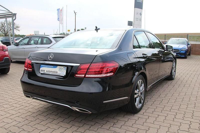 Gebraucht Mercedes E200 Avantgarde 184 PS (135 kW) 2015 Schwarz Limousine