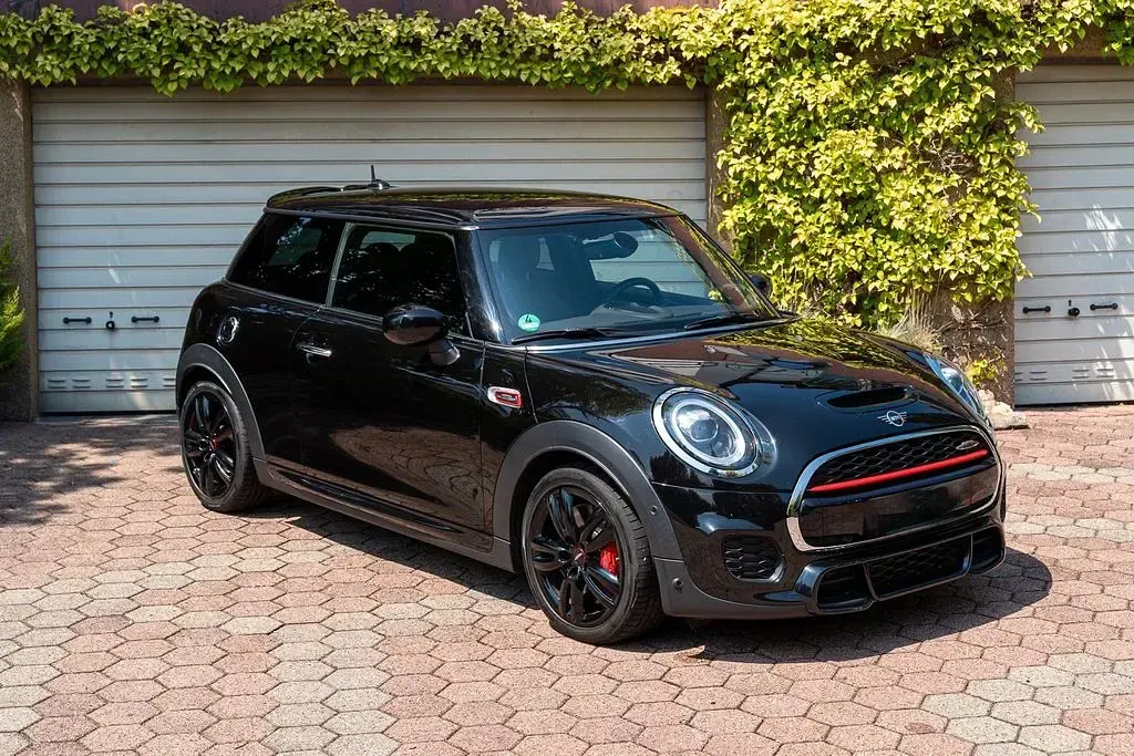 Gebraucht Mini John Cooper Works 231 PS (169 kW) 2020 Schwarz Kleinwagen