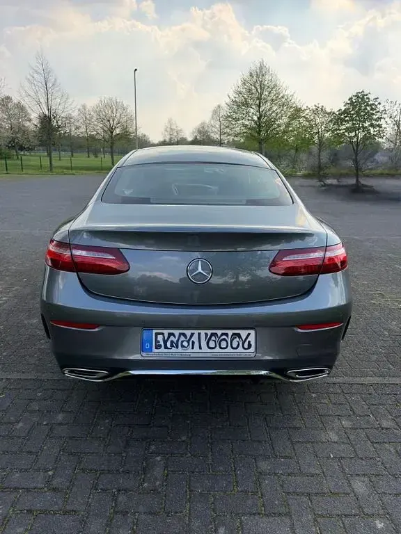 Gebraucht Mercedes E300 AMG 245 PS (180 kW) 2018 Grau