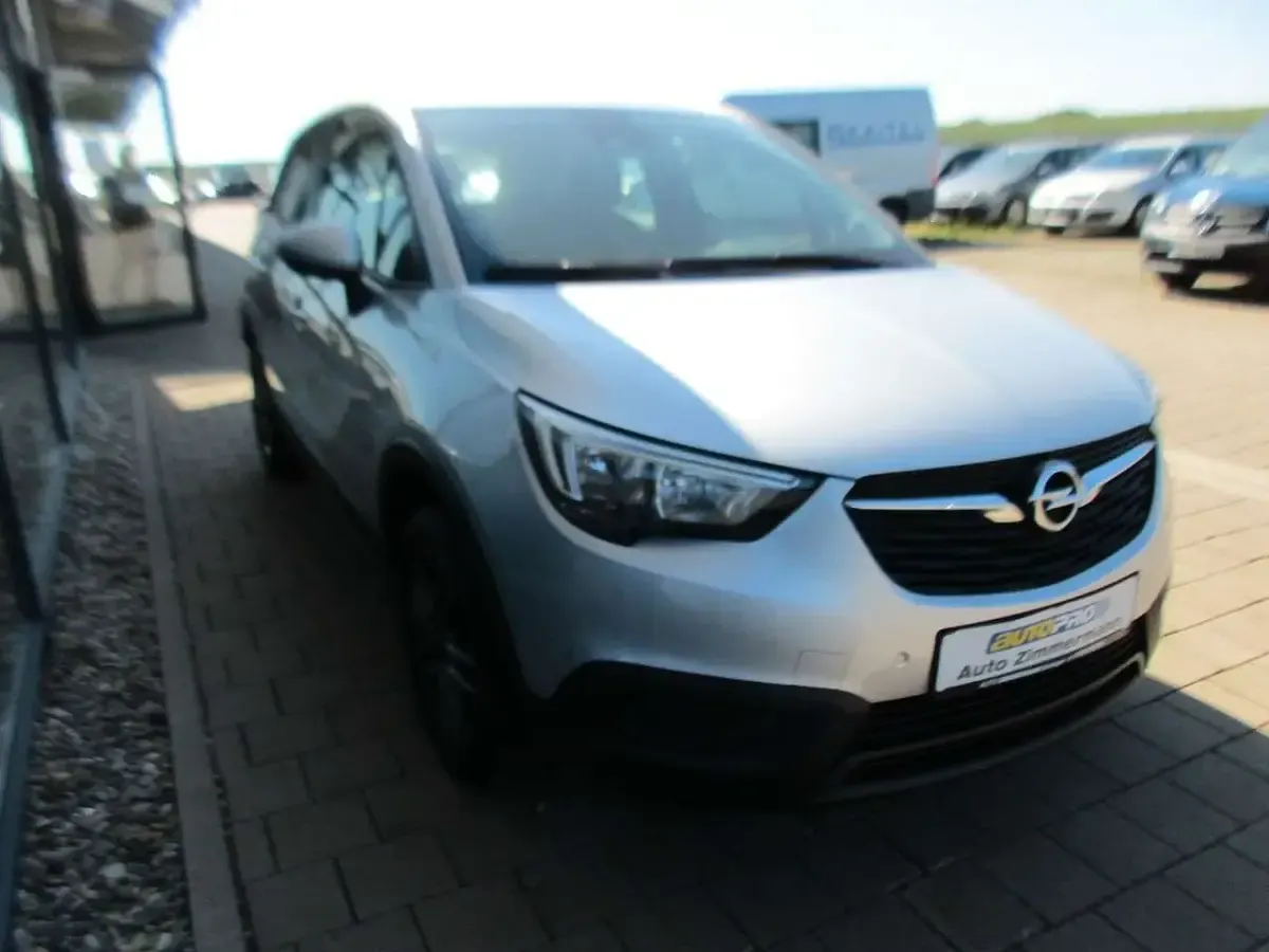 Gebraucht Opel Crossland X Edition 110 PS (80 kW) 2018 Argon silber/ice silver (m2) SUV