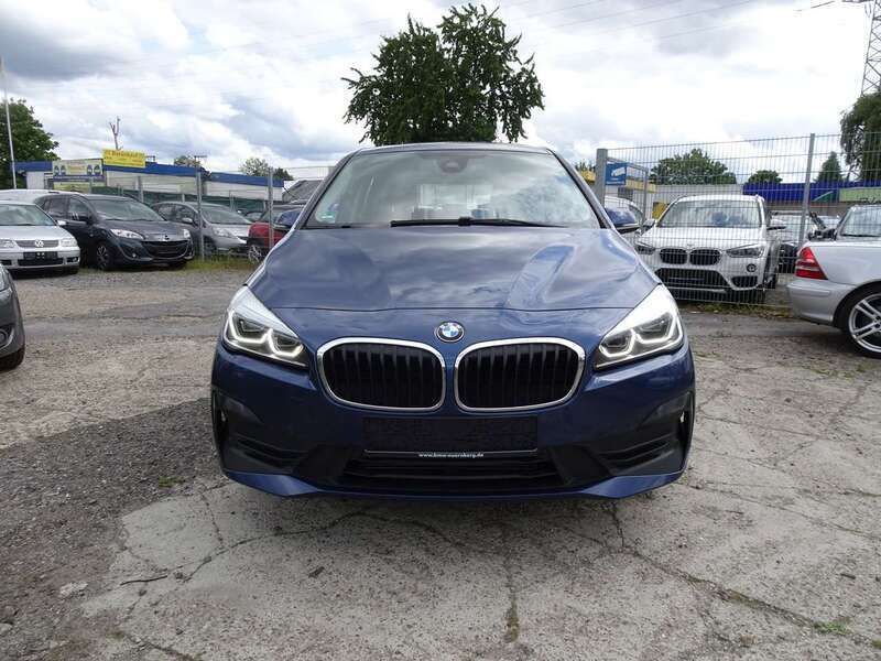 Phytonicblau metallic Gebraucht 2021 BMW 218 Advantage Van / Kleinbus | 12.700 € (Superpreis) - Bild 1/4