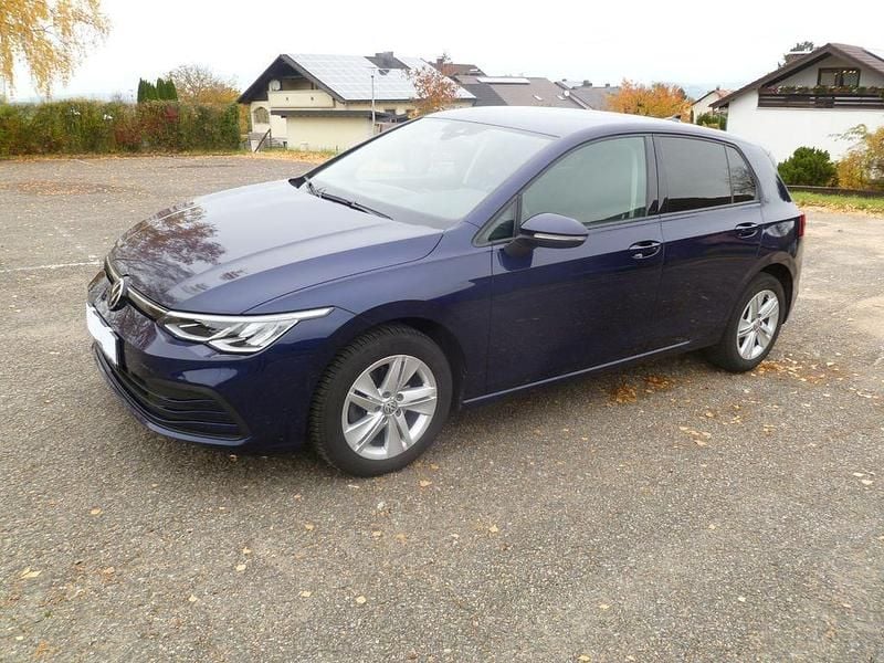 Gebraucht VW Golf VIII 110 PS (80 kW) 2020 Blau Limousine
