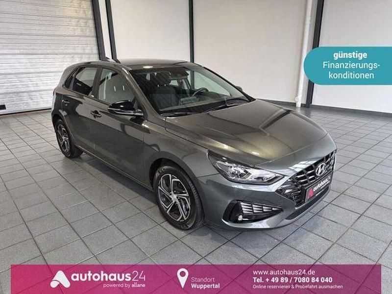 Gebraucht Hyundai i30 120 PS (88 kW) 2022 Grau Limousine