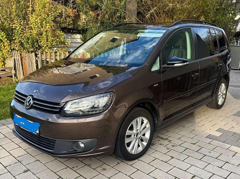 Gebraucht VW Touran Highline 140 PS (102 kW) 2012 Braun Van / Kleinbus