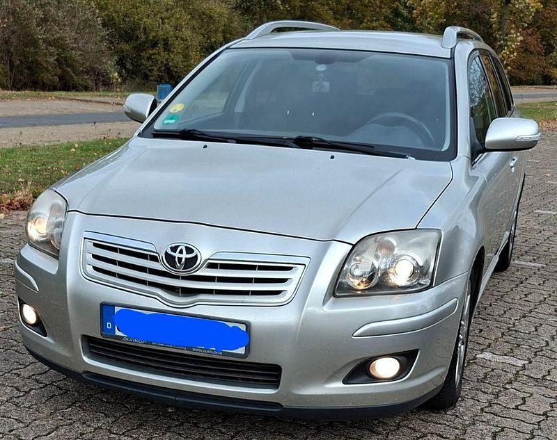 Gebraucht Toyota Avensis 129 PS (94 kW) 2008 Silber Kombi