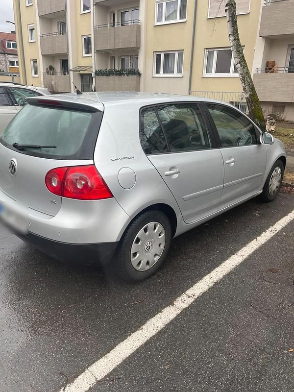 Gebraucht VW Golf V 102 PS (75 kW) 2007 Silber Kleinwagen