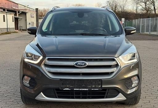 Gebraucht Ford Kuga Titanium 180 PS (132 kW) 2018 Grau SUV