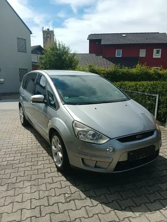 Gebraucht Ford S-MAX Titanium 140 PS (102 kW) 2007 Silber Van / Kleinbus