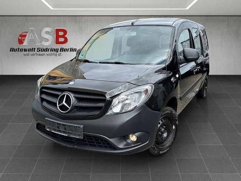 Schwarz Gebraucht 2018 Mercedes Citan 111 Van / Kleinbus | 12.899 € (Teuer) - Bild 1/4