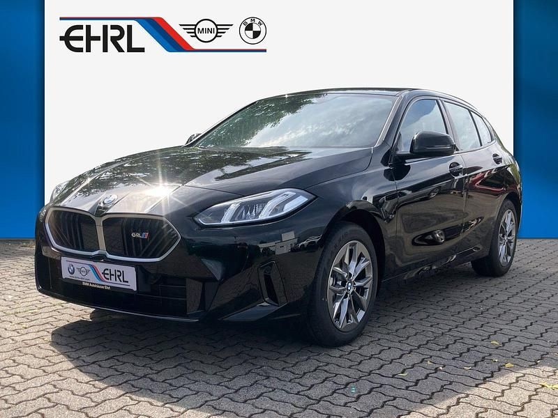 Schwarz Neu 2025 BMW 120 Performance Kleinwagen | 31.290 € (Superpreis) - Bild 1/4